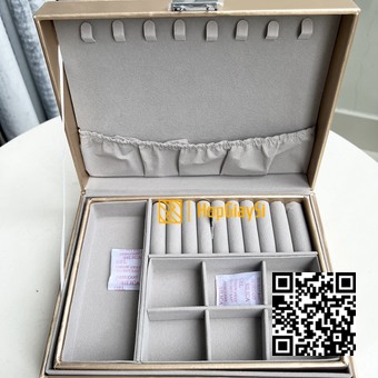 Hộp 2 tầng đựng  trang sức bọc da màu vàng kim