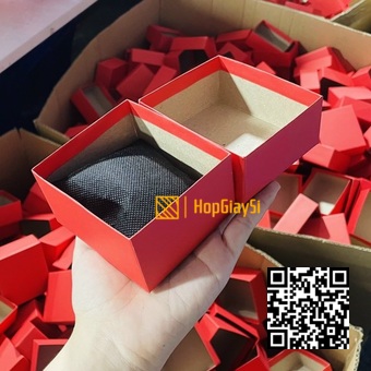 Hộp Đồng Hồ Giá Siêu Rẻ Màu Đỏ Gối Gòn Đen Size 9 x 8 x 5cm ( từ 2160c )