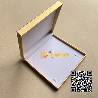 Hộp đựng bộ trang sức bọc  cao cấp size 20 x 20 x 3.7cm màu vàng