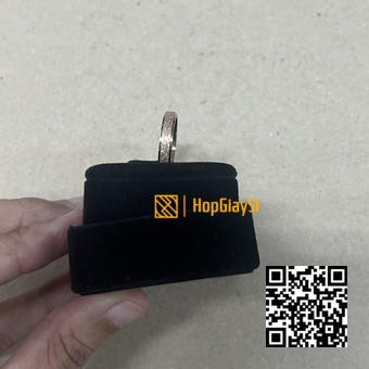 Đế trưng bày nhẫn đơn màu đen 