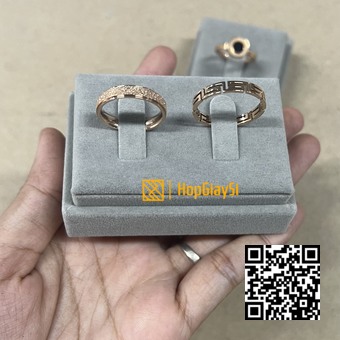Đế trưng bày nhẫn đôi màu xám