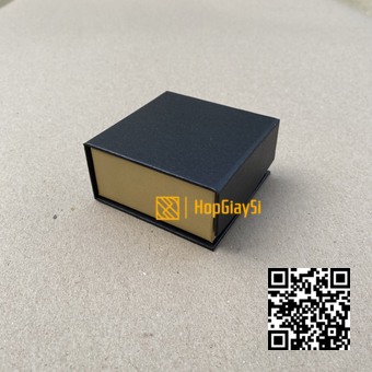 Hộp Trang Sức Nam Châm Cao Cấp Màu Đen - Vàng Size 7.5 x 7.5 x 3.5cm