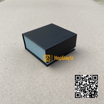 Hộp Trang Sức Nam Châm Cao Cấp Màu Đen - Xanh Ngọc Size 7.5 x 7.5 x 3.5cm