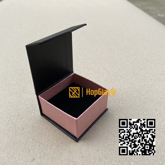 Hộp Trang Sức Nam Châm Cao Cấp Màu Đen - Hồng tổ ông Size 6 x 6 x 3.5cm
