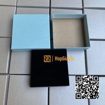 Hộp Vòng Tay Giấy Màu Xanh Ngọc Tổ Ông Ruột Mút Đen Size 8.8 x 8.8 x 2.5cm