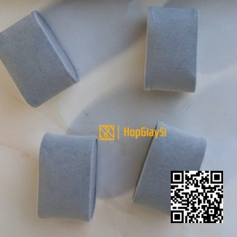 Gối trung bày đồng hồ vòng tay tay màu xám