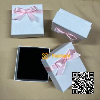 Hộp Trang Sức Giấy Trắng Nhám Đính Nơ Hồng - Size 7.3 x 7.3 x 3.5cm