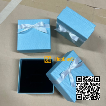 Hộp Bộ Trang Sức Hoa văn Tổ Ong  Xanh Ngọc Đính Nơ Size 7.3 x 7.3 x 3.2cm