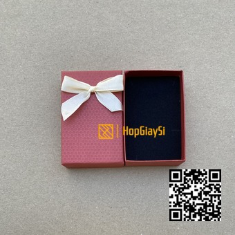 Hộp đựng trang sức dây chuyền giá rẻ màu đỏ tổ ông nơ trắng kem