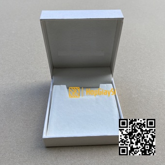 Hộp Dây chuyền Nắp Bật Giấy Màu Trắng Đế Lót Nhung Trắng Cao Cấp  Size 9 x 8.6 x 4cm logo HOÀNG GIA PEAR