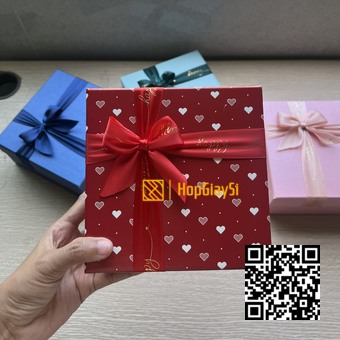 Hộp Đựng Quà Cao Cấp Có Nơ Màu Đỏ Size 15 x 15 x 7cm