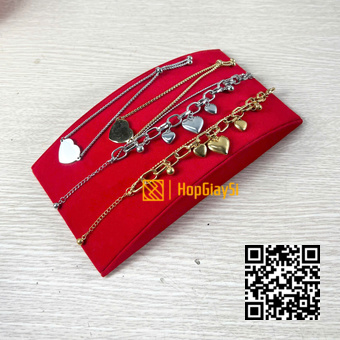 Đế Trưng Bày Lắc Tay Hình Vòng Cung Màu Đỏ