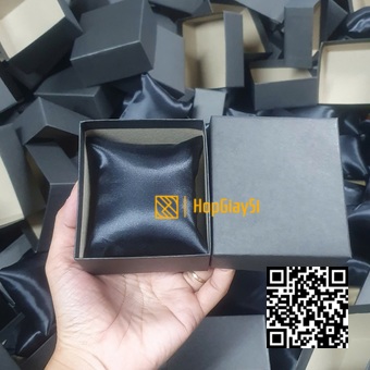 Hộp Đồng Hồ Giá Siêu Rẻ Màu Đen Gối Gòn ( Vải phi Đen ) Size 9 x 8 x 5cm