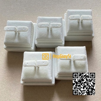 Đế Trưng Bày Hoa Tai (Vị Trí Trung Tâm Đế) Màu Trắng 