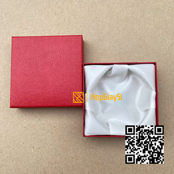 Hộp Vòng Tay Giấy Màu Đỏ Da Mới - Lót Vải Trắng  Size 8.8 x 8.8 x 2.5cm
